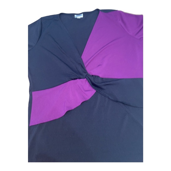 Avenue Size 14. Plus Size. V- Neck purple and black color block top - Picture 5 of 6